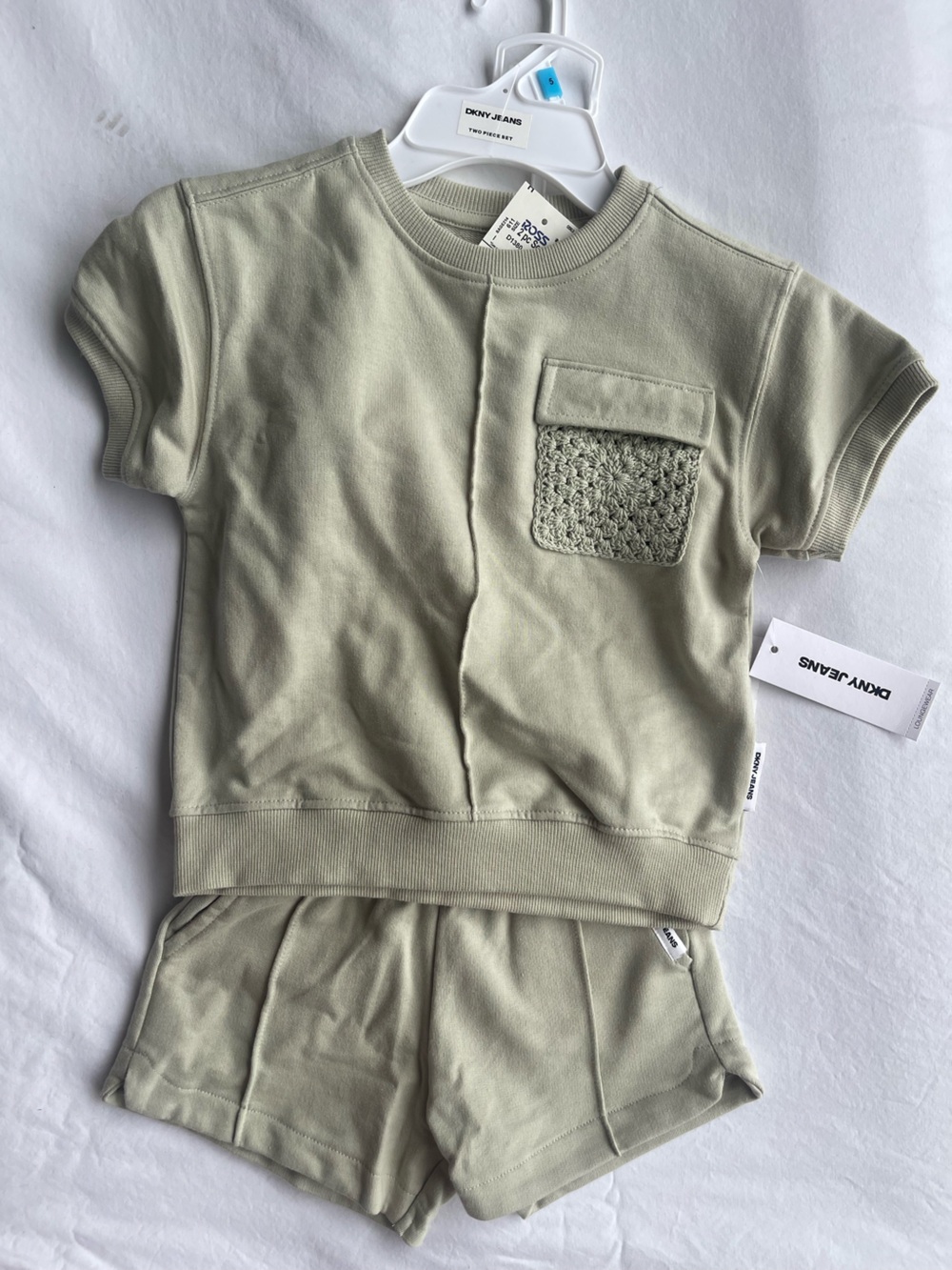 DKNY Jeans Girls Sage Green 2 Piece Loungewear Set Crochet Pocket Size 5‎ NEW